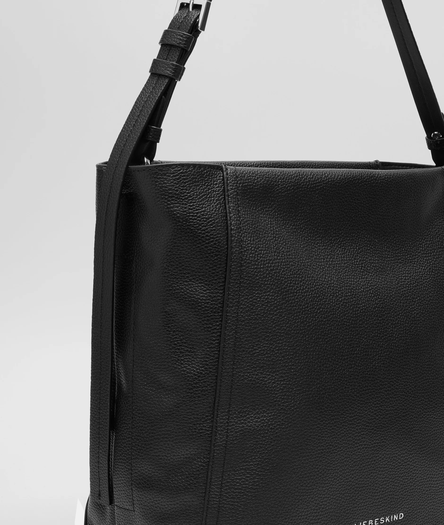 LIEBESKIND BERLIN Chudy Hobo M