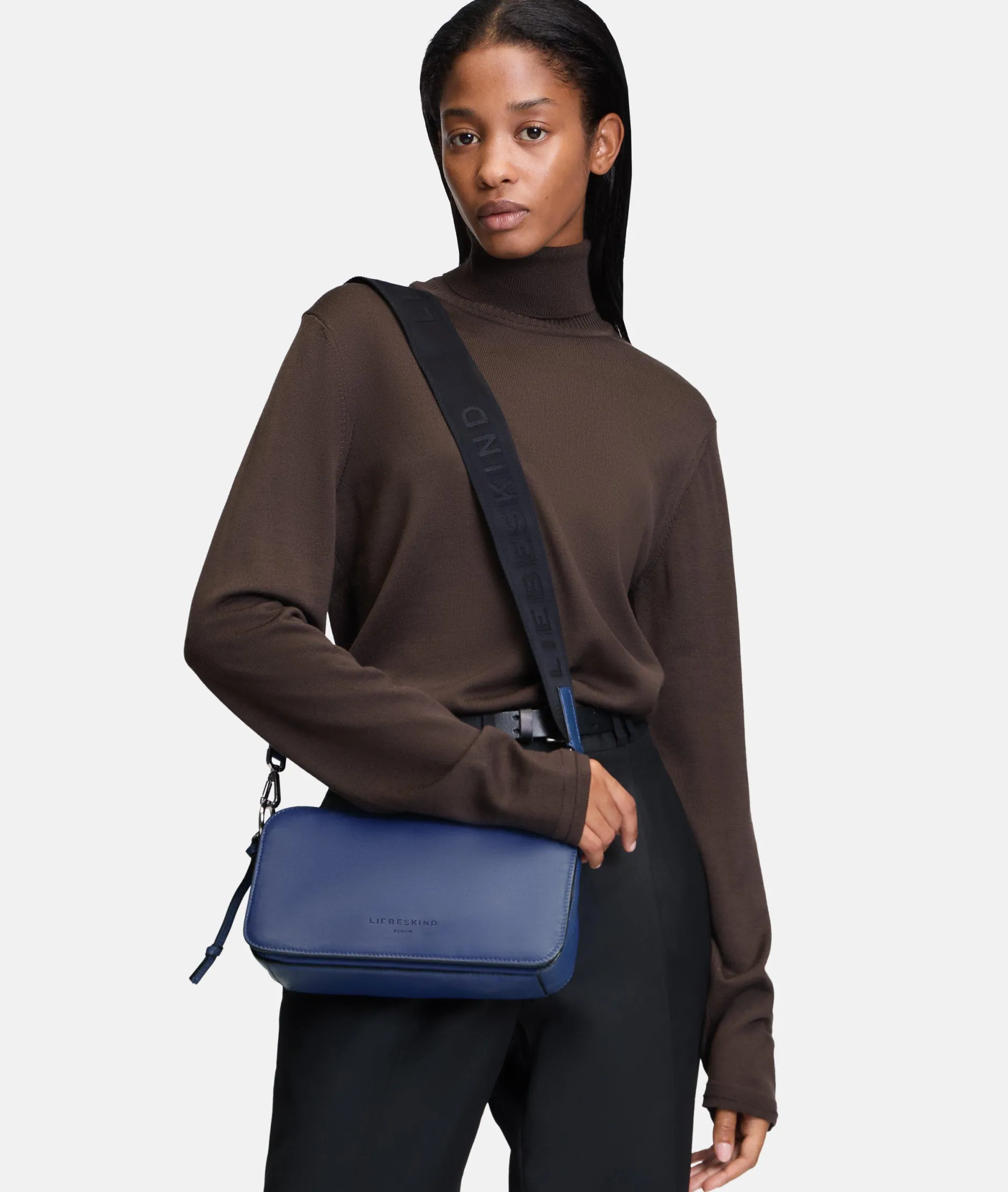 LIEBESKIND BERLIN Clarice Crossbody M