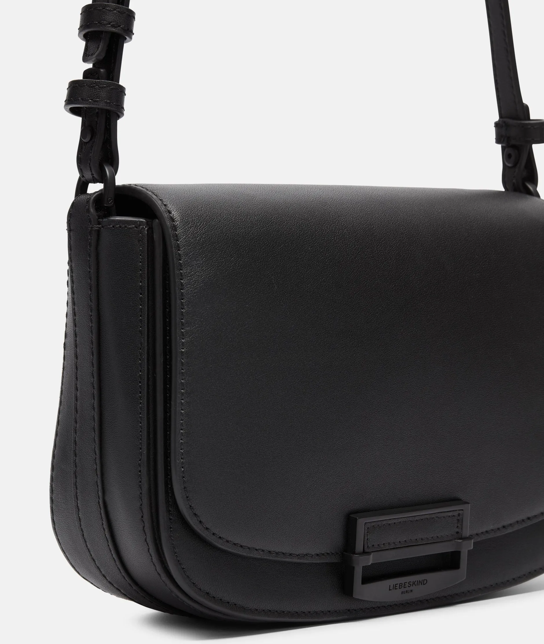 LIEBESKIND BERLIN Ezra Crossbody M