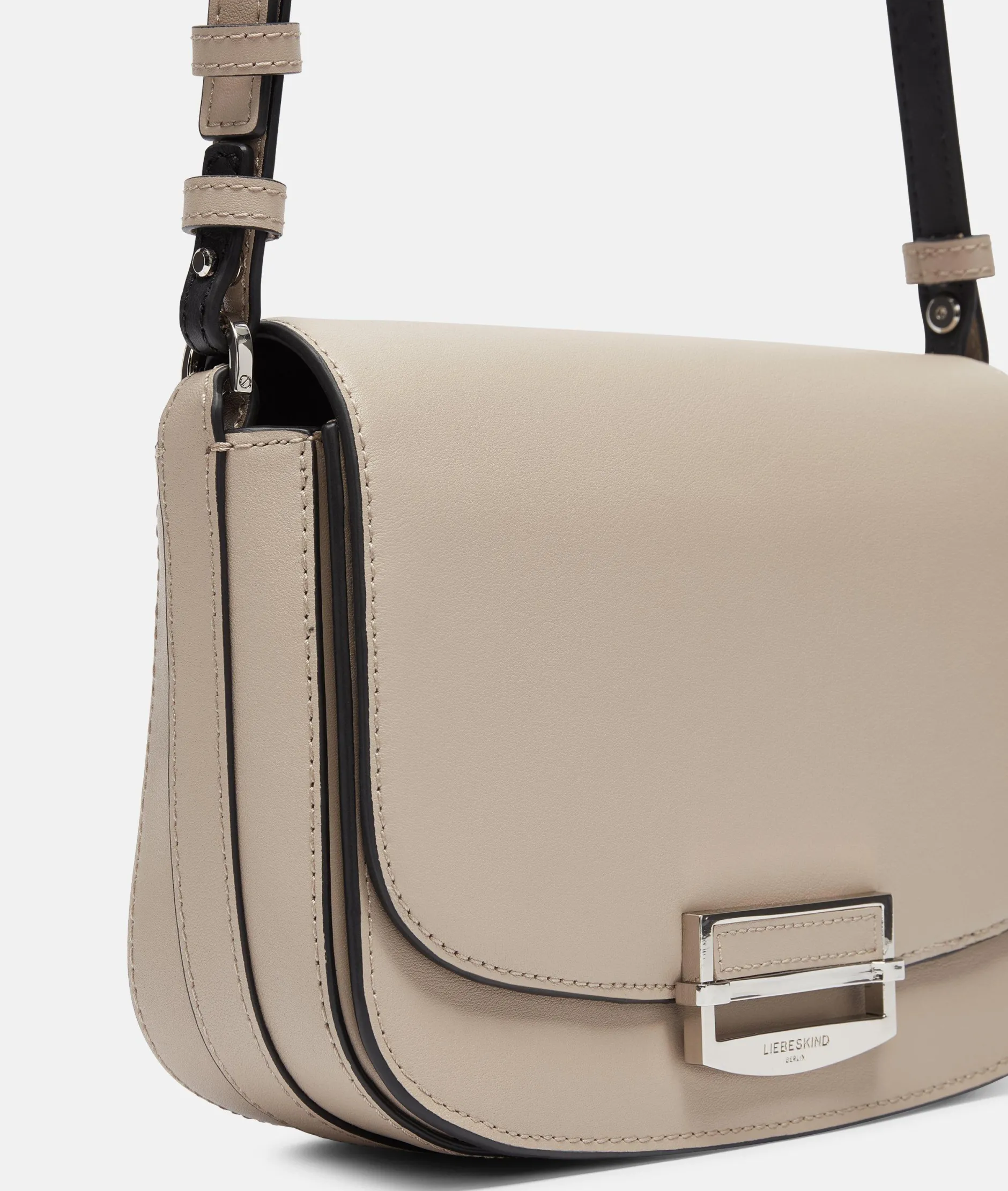 LIEBESKIND BERLIN Ezra Crossbody M