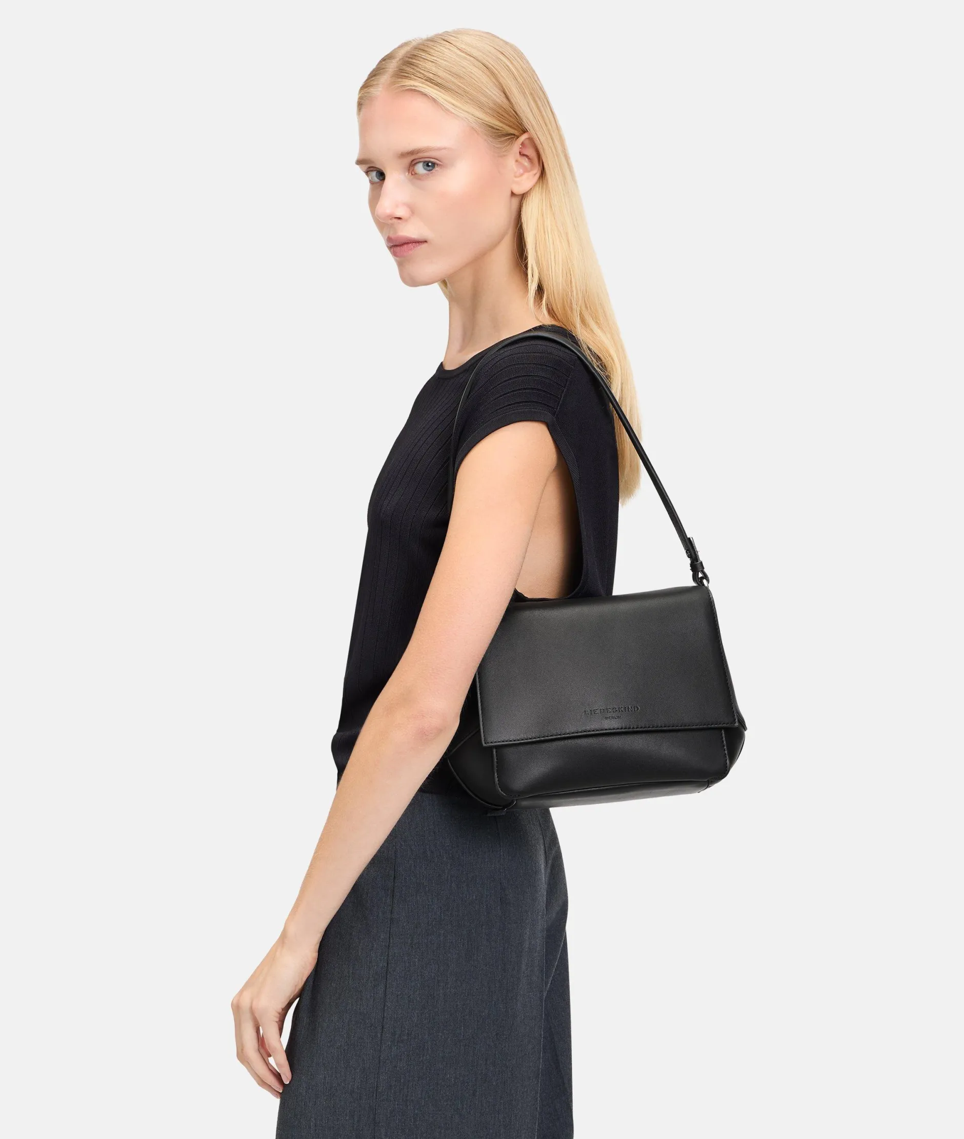 LIEBESKIND BERLIN Lilly Crossbody M