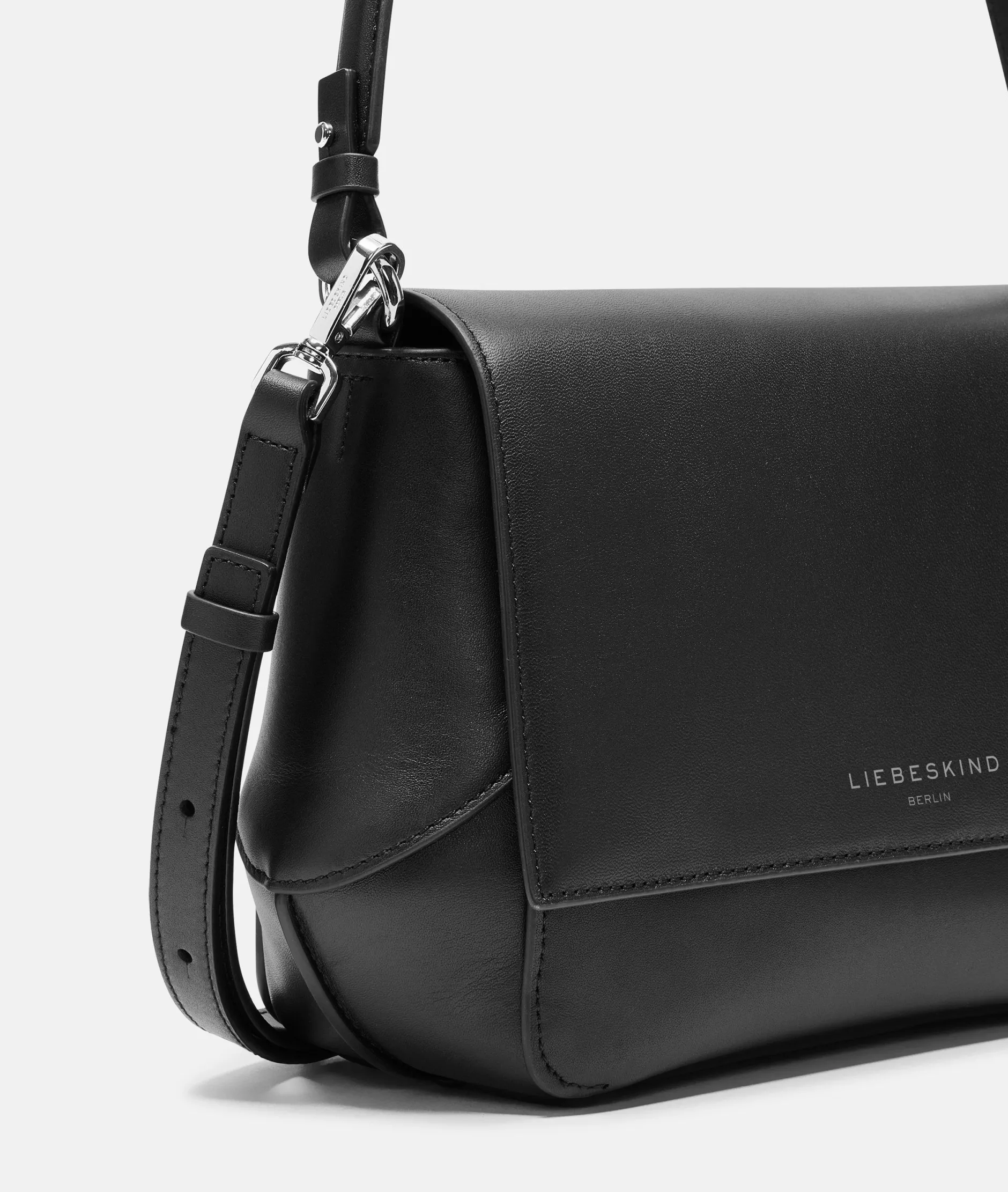 LIEBESKIND BERLIN Lilly Crossbody M