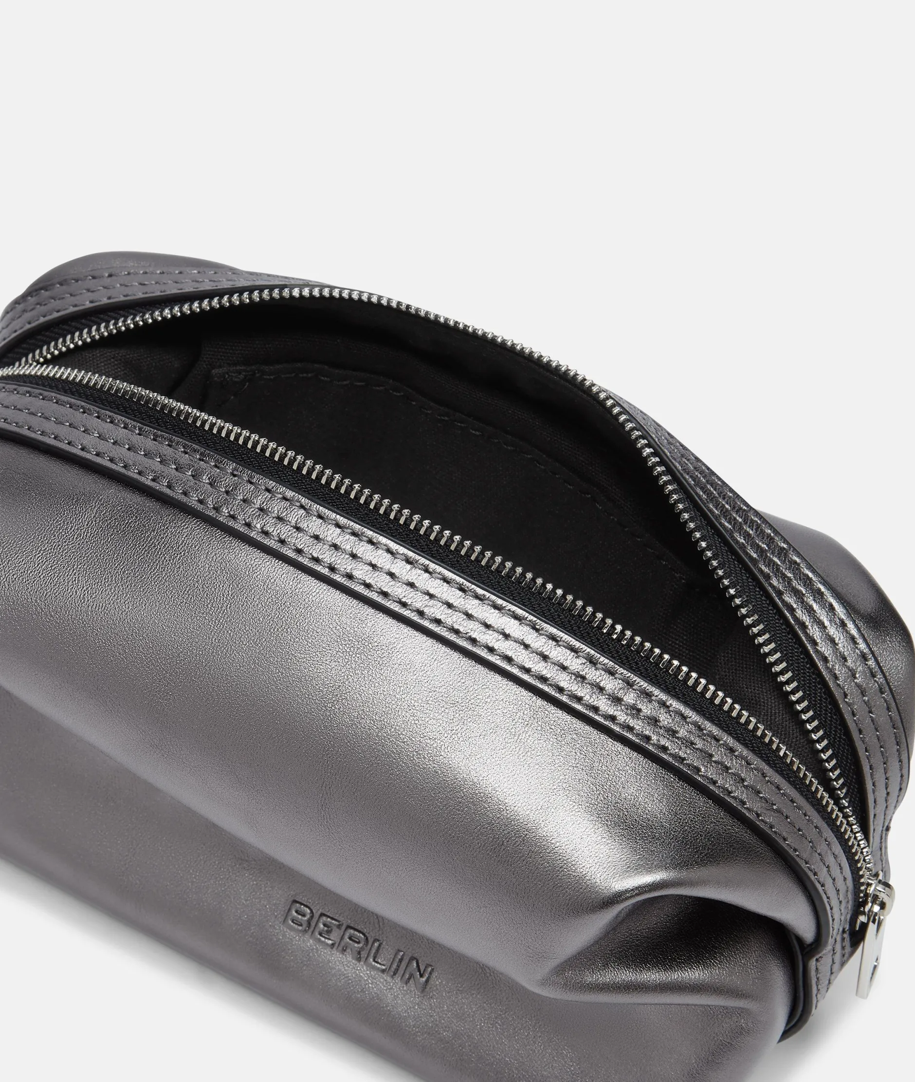 LIEBESKIND BERLIN Metallic Elvira Pouchette